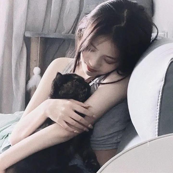 年代锦鲤文的炮灰大嫂重生了